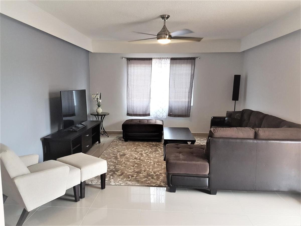 Swan Boutique Apartment Tamuning Buitenkant foto