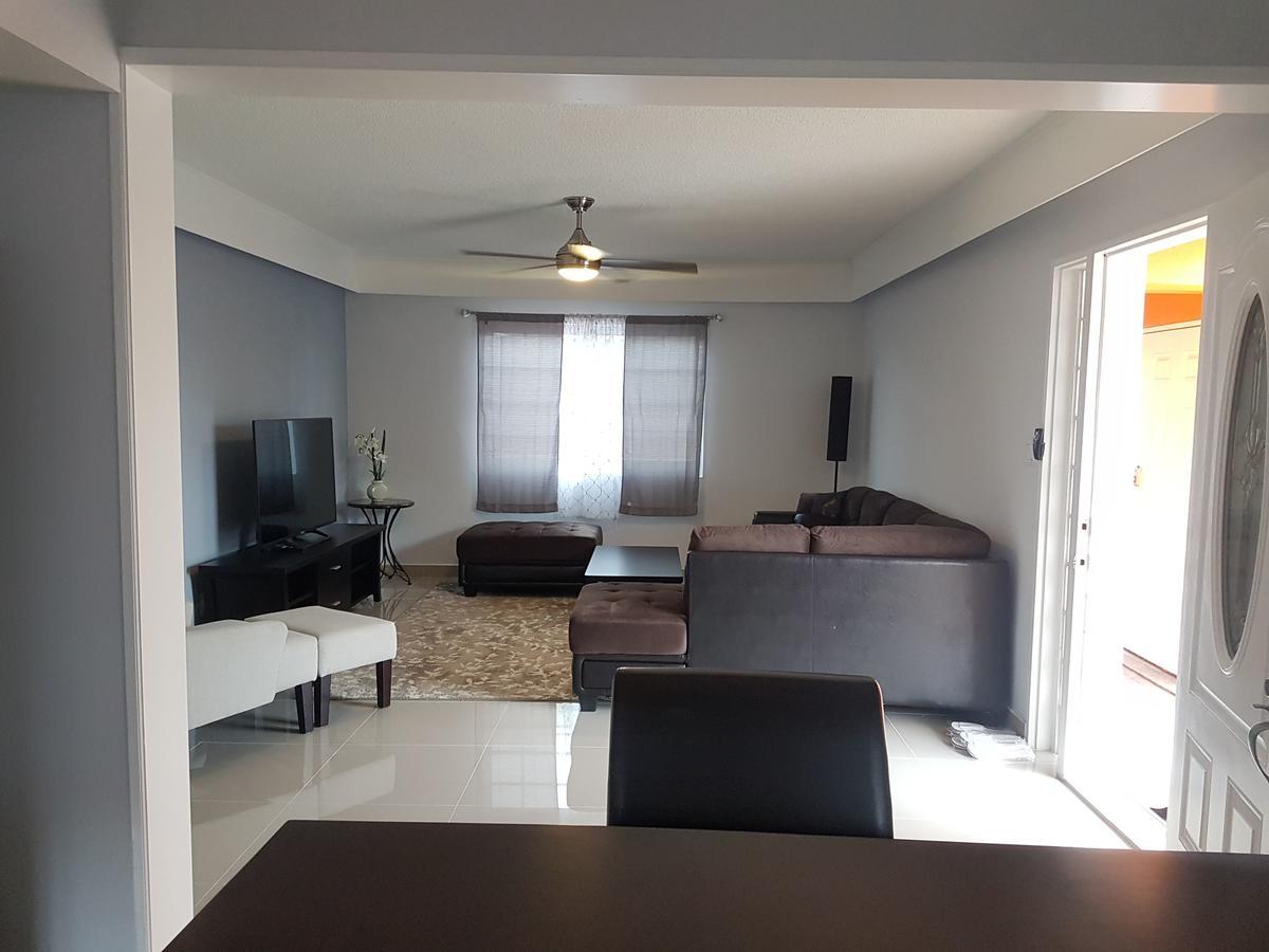 Swan Boutique Apartment Tamuning Buitenkant foto